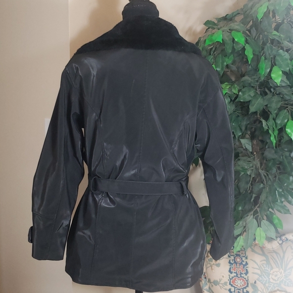 Sexy winter rain coat! - Picture 5 of 8